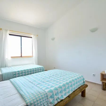 Vale Da Praia Beach House *